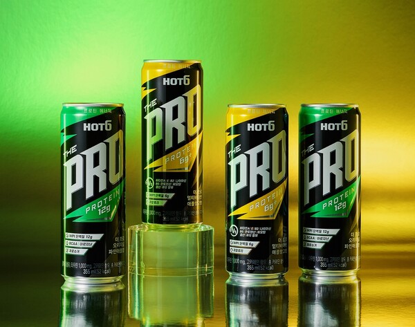 핫식스 더 프로 오리지널 파인애플향, 멀티비타민 애플망고향 / 사진=롯데칠성음료