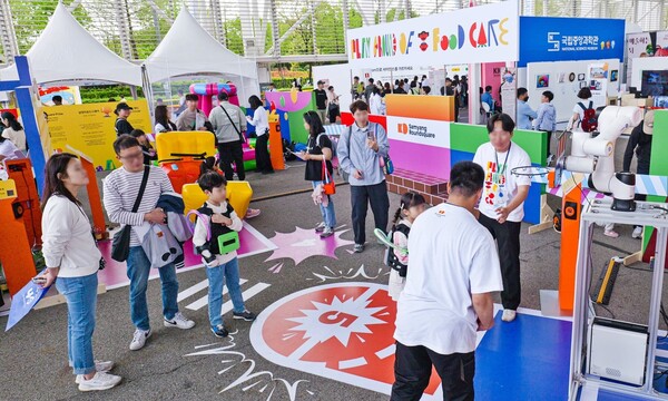푸드케어 놀이터를 즐기고 있는 방문객. /사진=삼양라운드스퀘어