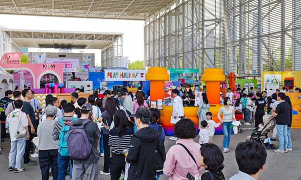 길게 대기줄이 생긴 삼양라운드스퀘어 부스. /사진=삼양라운드스퀘어