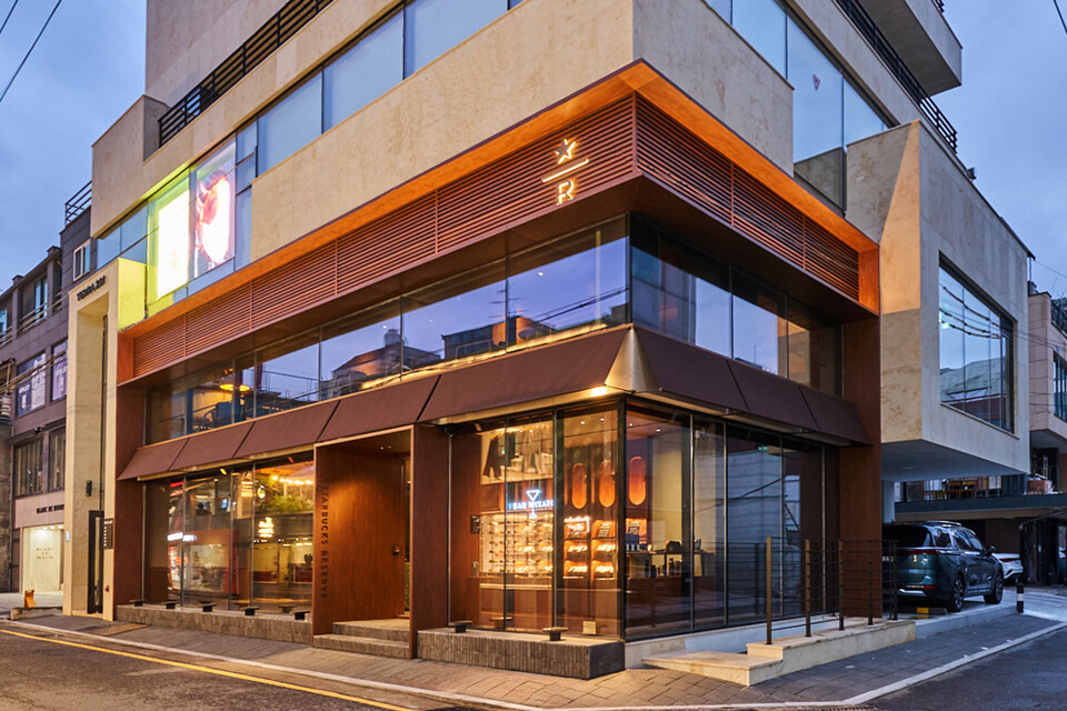 도심형 프리미엄 매장 ‘스타벅스 리저브 도산’ 전경. 2025.4.24./사진=스타벅스 코리아