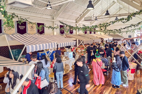 2025년 4월 24일부터 시몬스 테라스서 진행됐던 파머스 마켓 현장 /2025.5.7.시몬스 침대