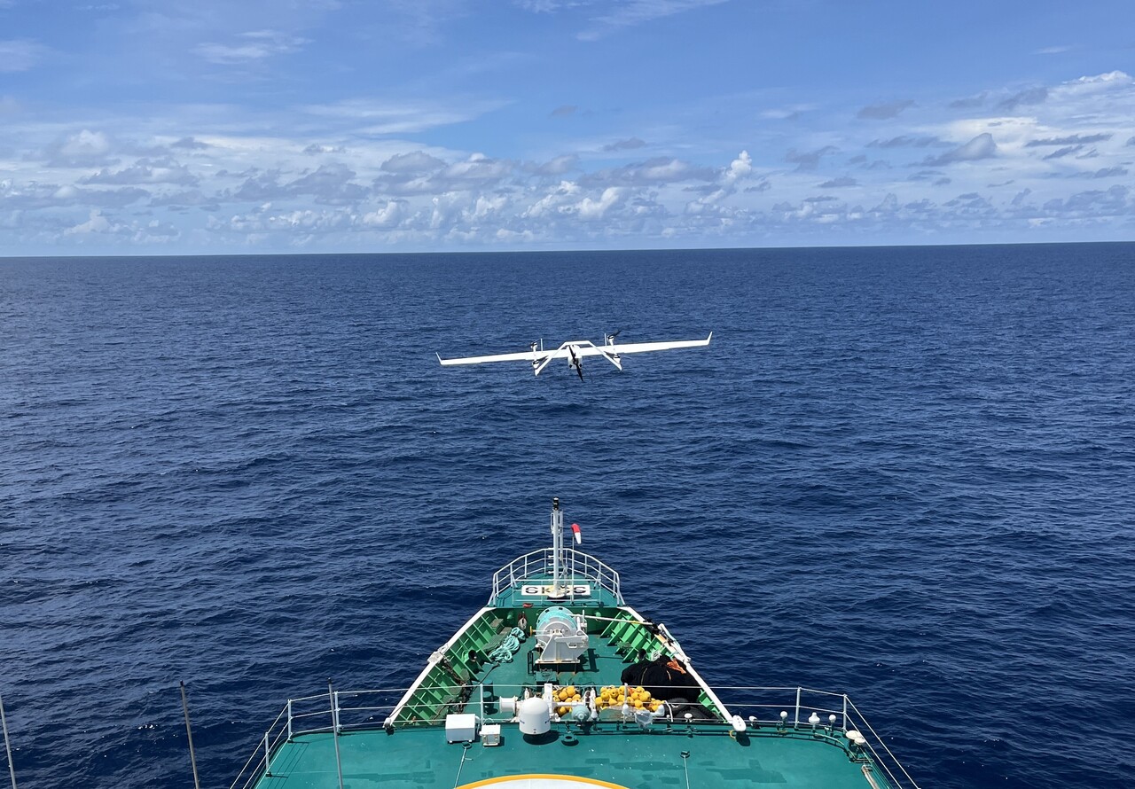 동원산업이 개발한 어군 탐지 전용 드론의 비행 모습. 2025.5.20./사진=동원그룹