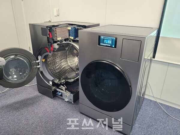 2025년 5월 22일 서울 태평로빌딩 삼성전자 기자실에서 2025년형 비스포크 AI 콤보가 전시돼 있다. / 사진=이현민 기자