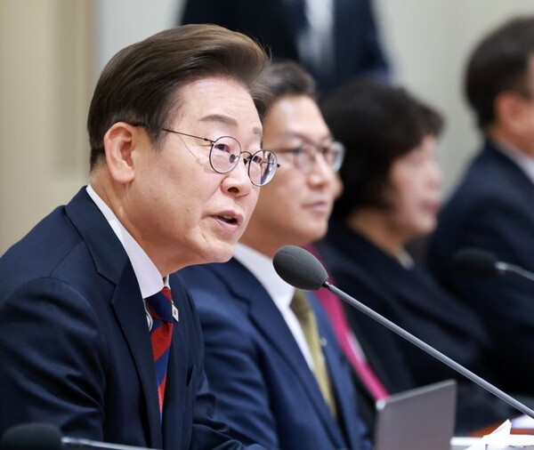 이재명 대통령이 취임 둘째날인 2025년 6월 5일 서울 용산 대통령실 청사에서 열린 국무회의에서 발언하고 있다./대통령실통신사진기자단연합