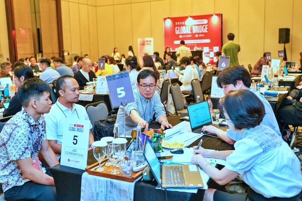 2025년 6월 4일 자카르타 그랜드 쉐라톤 간다리아시티호텔에서 진행된 '글로벌 브릿지 인 인도네시아' 수출상담회 전경/사진=롯데쇼핑