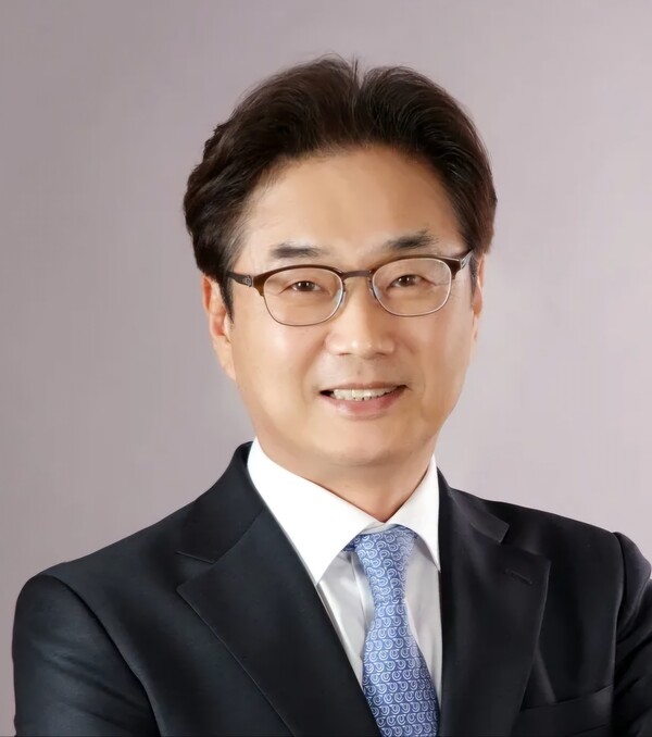 원희목 신임 유한재단 이사장 /유한양행