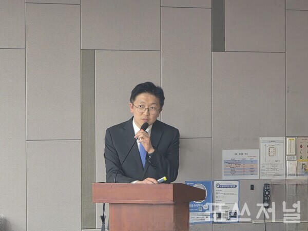 2025년 6월 18일 국회 제2대회의실에서 열린 'K-조선 글로벌 미래 초격차 기술확보 토론회'에서 김형택 HD한국조선해양 미래기술연구원 상무가 '조선산업 국가전략기술 지정 및 기대효과' 주제 발제를 진행하고 있다. /사진=송신용 기자