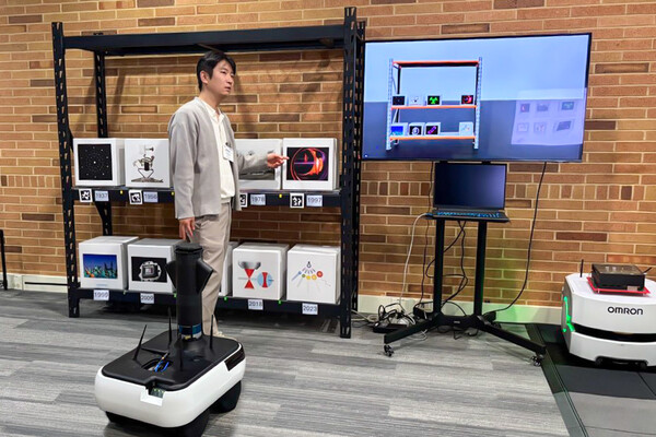 KT가 '시맨틱 통신' 연구 개발을 통해 6G 시대 글로벌 기술 리더십 확보에 나서겠다고 2025년 6월 30일 밝혔다. KT 미래네트워크연구소 직원들이 미국 벨 연구소에서 진행된 시맨틱 통신 관련 개발 시연에 참여하는 모습. /사진=KT