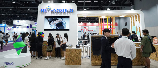 2025년7월2일 서울 코엑스 마곡전시장에서 열린 2025 대한민국 순환경제 페스티벌 현장에 꾸려진 HS효성첨단소재 전시 부스 전경./사진=HS효성첨단소재