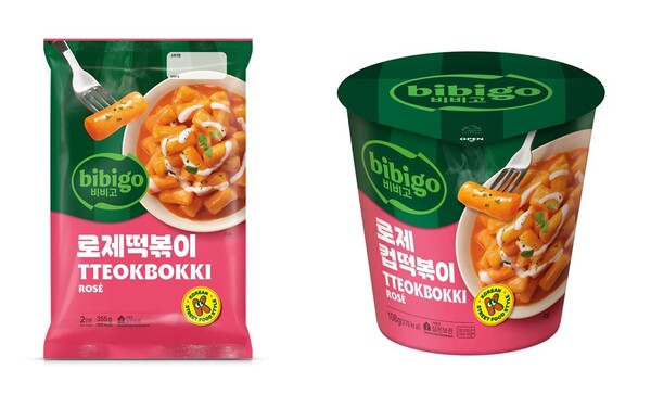 비비고 로제떡볶이 파우치(좌), 컵(우). 2025.7.18./사진=CJ제일제당