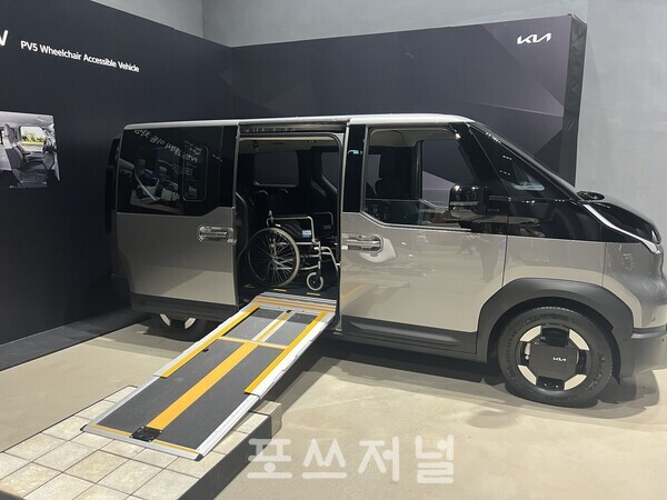 2025년 7월 22일 경기도 광명시 아이벡스 스튜디오에서 개최된 '더 기아 PV5 테크 데이'에 PV5 개발 과정과 기술이 전시돼 있다./사진=김지훈 기자