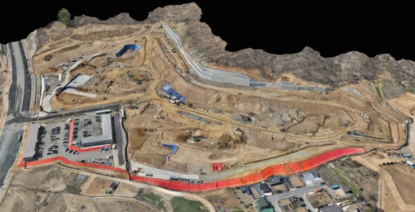 드론 플랫폼으로 제작된 'e편한세상 탕정 마크센텀' 현장 전경. /2025.7.28 DL이앤씨