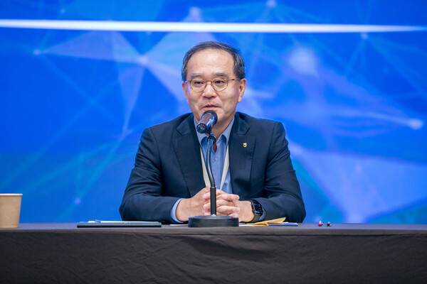 2025년 7월 28일 서울시 강북구에서 '2005년 하반기 농협금융 경영전략회의'에서 이찬우 농협금융 회장이 회의를 주재하고 있다./사진=농협금융