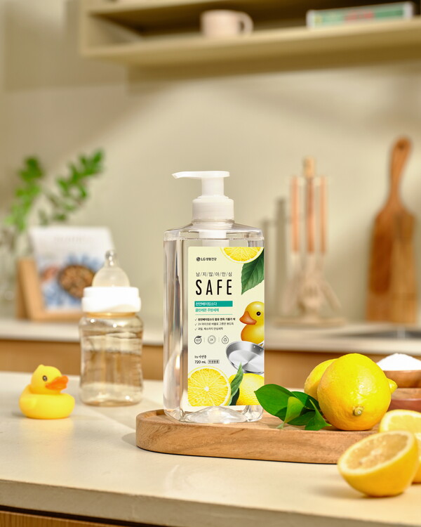 SAFE 천연베이킹소다 클린레몬 연출 이미지 /LG생활건강