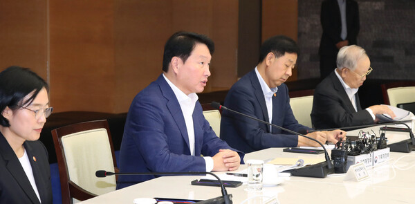 2025년 8월 5일 서울 중구 대한상의에서 열린 ‘성장전략TF 1차회의’에서 최태원 대한상의 회장이 인사말을 하고 있다./사진=대한상의