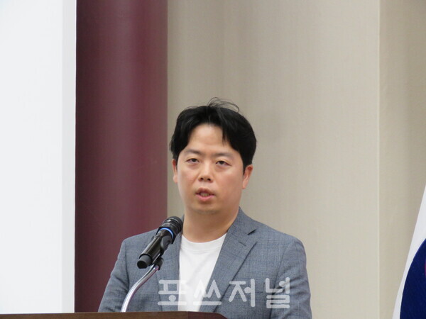허민강 KB은행 DT추진부차장이 2025년 8월 18일 오후 서울 여의도 국회의원회관 제1소회의실에서 열린 '출격임박! 원화 스테이블코인 디지털 원화 시대 개막' 토론회에서 'KB의 스테이블코인 방향성'을 주제로 발표하고 있다. /사진=강민혁 기자