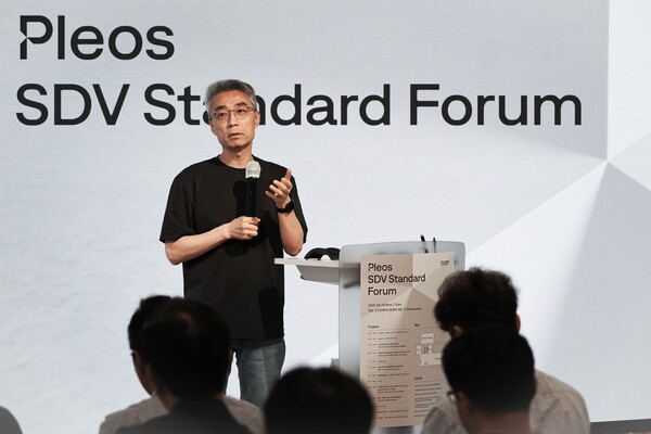 2025년 8월 20일 경기도 판교 소재 소프트웨어드림센터 사옥에서 열린 ‘Pleos SDV 스탠다드 포럼’에서 현대차·기아 AVP본부장 송창현 사장이 발표하고 있다./사진=현대차그룹