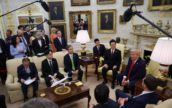 이재명 대통령과 도널드 트럼프 미국 대통령이 25일(현지시간) 미국 워싱턴DC 백악관에서 정상회담을 하고 있다. 2025.8.26/연합