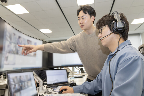 2025년 4월 19일 삼성전자 인재개발원(경기도 용인)에서 삼성전자 감독관이 상반기 삼성직무적성검사 응시자를 대상으로 예비 소집을 진행하고 있다./사진=삼성