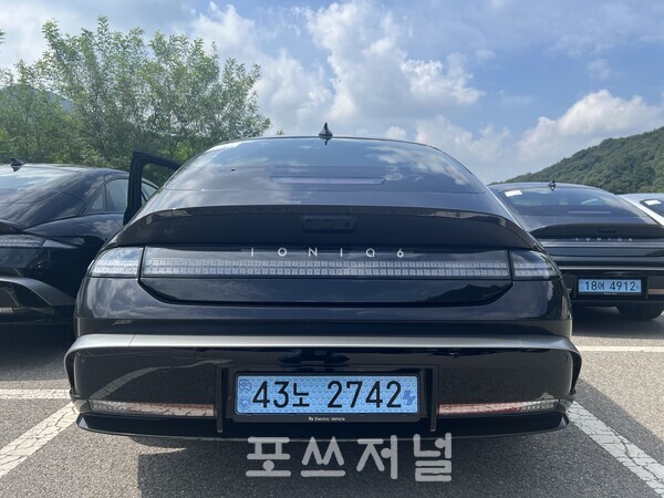 '더 뉴 아이오닉 6' 후면부./사진=김지훈 기자