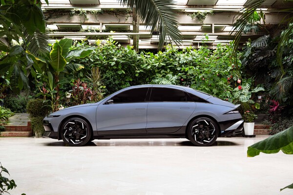 '더 뉴 아이오닉 6' 측면./사진=현대차