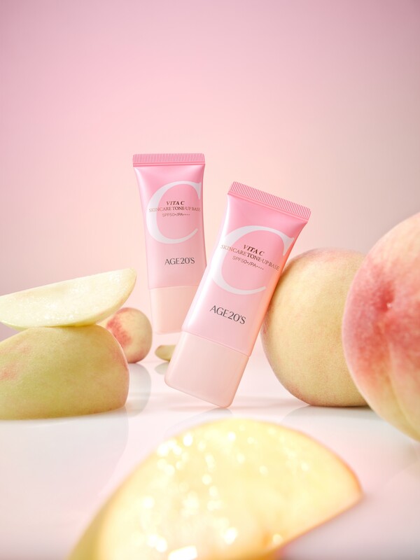 AGE20'S 비타씨 스킨케어 톤업 베이스 연출 이미지 /애경산업