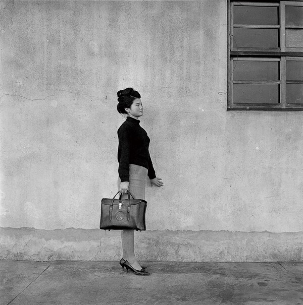 1964년 활동한 아모레퍼시픽 방문판매 카운셀러의 모습 /아모레퍼시픽