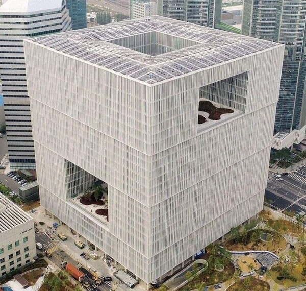 아모레퍼시픽 용산 본사 사옥.