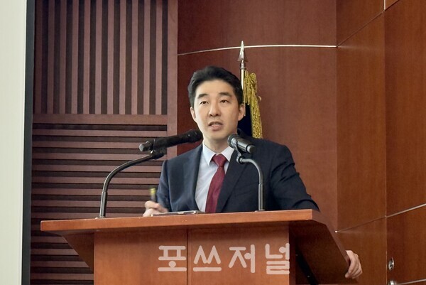 2025년 9월 8일 서울 영등포구 금융투자협회 불스홀에서 열린 '원화 스테이블코인, 금융혁신의 미래를 열다' 제1차 토론회에서 정영기 김앤장 법률사무소 변호사가 발표하고 있다./사진=박소연 기자