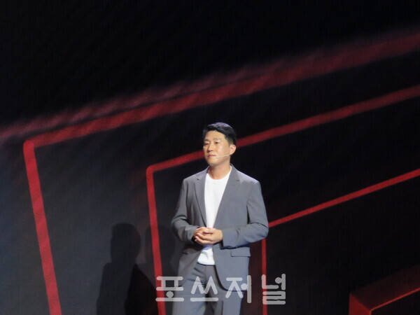 오경석 두나무 대표가 2025년 9월 9일 오전 서울 강남구 그랜드 인터컨티넨탈 서울 파르나스에서 열린 '업비트 D 컨퍼런스 2025'(UDC 2025)에서 '두나무 비전 및 전략'을 주제로 발표하고 있다. /사진=강민혁 기자