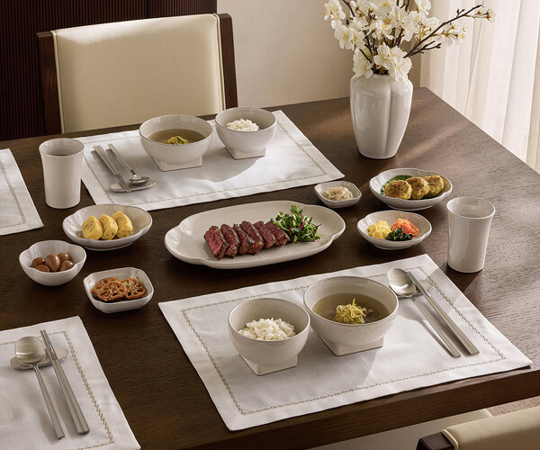 신세계까사 테이블웨어 화담 연출 이미지 /신세계까사