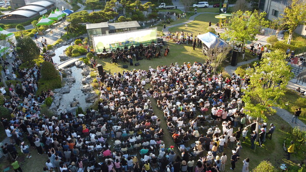 오룡에듀포레 푸르지오 가든음악회 전경이다. /2025.9.18 대우건설