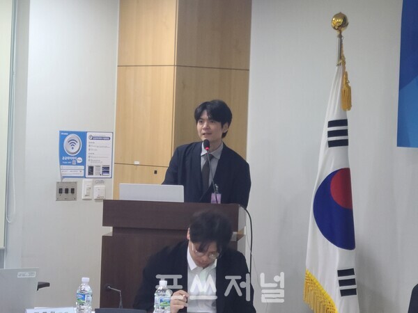 이수엽 한국방송통신전파진흥원 박사가 2025년 9월 18일 국회의원회관에서 열린 포럼 '국내 OTT 글로벌 경쟁력 확보방안’에서 발표를 진행하고 있다. / 사진=이현민 기자