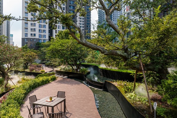 삼성물산 래미안 원베일리의 ‘그린 캐스케이드’./2025.9.21.삼성물산