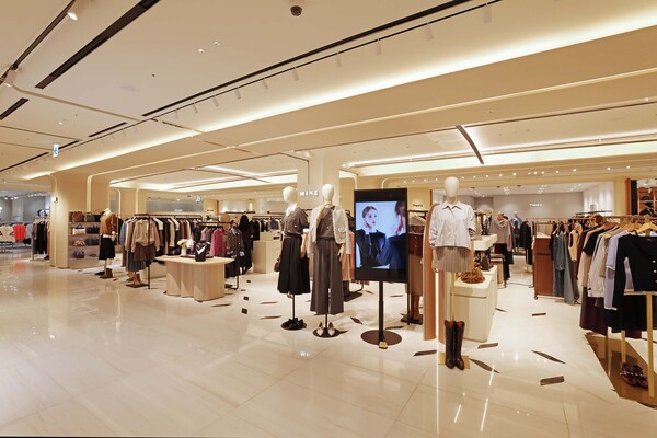 신세계백화점 본점 4층 여성 컨템포러리 패션관 전경 / 사진=신세계백화점