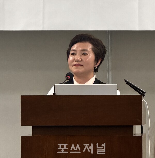 2025년 9월 24일 여의도 국회에서 열린 보건의료분야 기후위기 대응 토론회에서 최희선 전국보건의료노조 위원장이이 인사말을 하고 있다./사진=신은주 기자