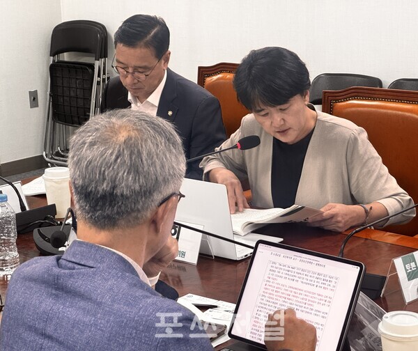 2025년 9월 24일 여의도 국회에서 열린 토론회에서 이정희 한국노동연구원 선임연구의원이 발표하고 있다. /사진=신은주 기자