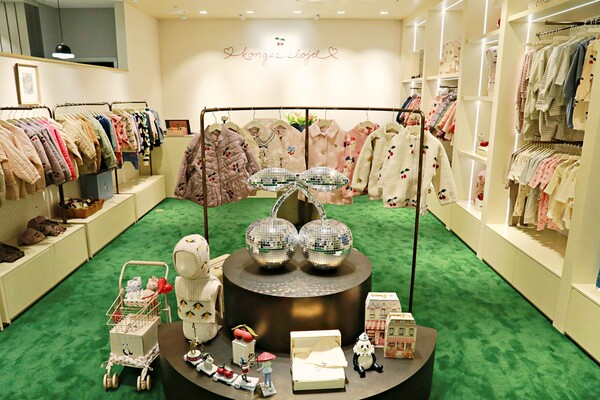 롯데백화점 잠실점 8층에 입점한 덴마크 키즈 브랜드 '콩제슬래드' 매장 전경./사진=롯데백화점