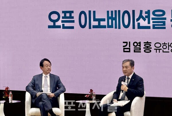 2025년 10월 17일 서울 여의도 국회에서 열린 '제약바이오 글로벌 진출 가속화 전략 토크 콘서트'에서 김열홍 유한양행 R&D사징(사진 오른쪽)이 이병건 한국제약바이오협회 위원장의 질문에 답하고 있다. /사진=신은주 기자