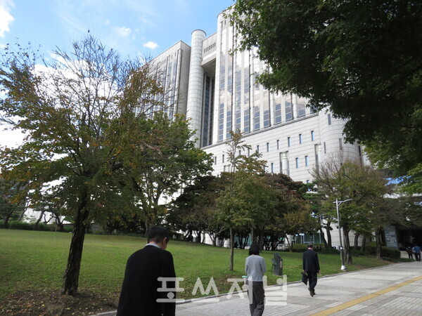 2025년 10월 24일 서울 서초구 서울중앙지방법원·서울고등법원 전경. /사진=강민혁 기자