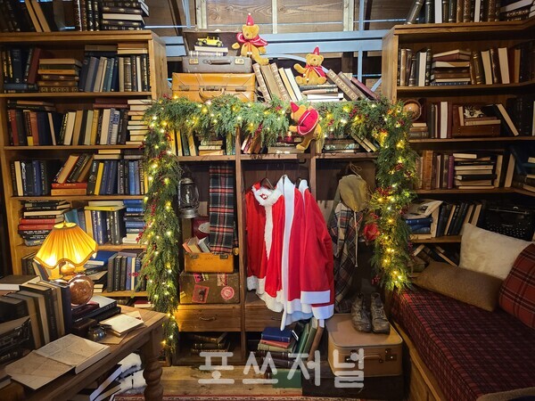 더현대 서울 크리스마스 마을 H빌리지의 산타의 집 / 사진=이현민 기자