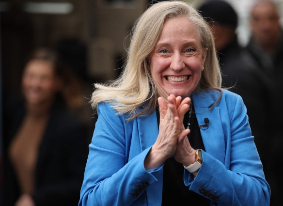 2025년 11월 4일(현지시간) 미국 버지니아 주지사 산거에서 당선된 민주당 에비게일 스팬버거./AFP 연합