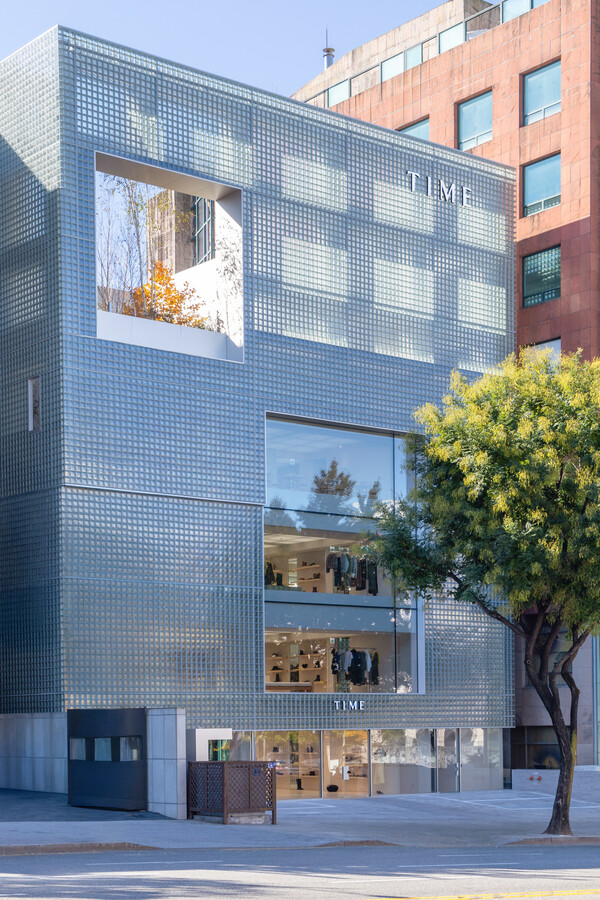 한섬_타임 서울 플래그십 스토어 전경 /현대백화점