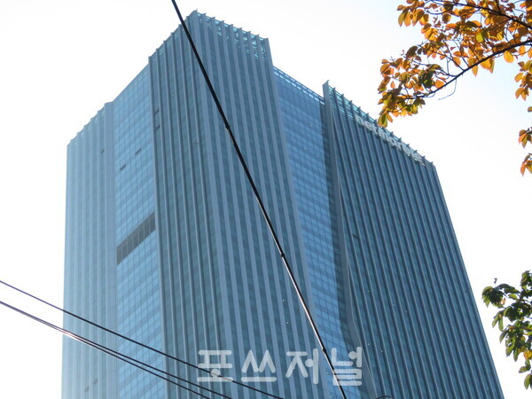 넷마블은 2025년 11월 5일 서울 구로구 넷마블 사옥 지타워에서 개최된 '지스타2025 출품작 미디어 시연회'에서 지스타 출품 예정인 '일곱 개의 대죄: Origin(오리진)', '몬길: STAR DIVE(스타 다이브)', '나 혼자만 레벨업: 카르마', '프로젝트 이블베인' 4종의 시연 버전을 공개했다. 서울 구로구 넷마블 사옥 지타워 전경. /사진=강민혁 기자