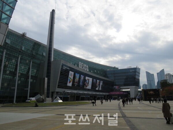 2025년 11월 13일 부산 벡스코(BEXCO)에서 국제게임전시회 '지스타 2025'가 진행되고 있다. 넷마블의 미공개 신작 '솔: 인챈트'(SOL: enchant) 야외부스가 운영되고 있다./사진=강민혁 기자