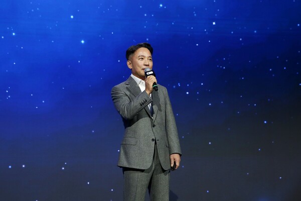 2025년 11월 13일  ‘지스타 2025’ 개막 행사 ‘오프닝 세션’에서  김택진 엔씨소프트 CCO가 오프닝 스피치를 하고 있다. /엔씨소프트