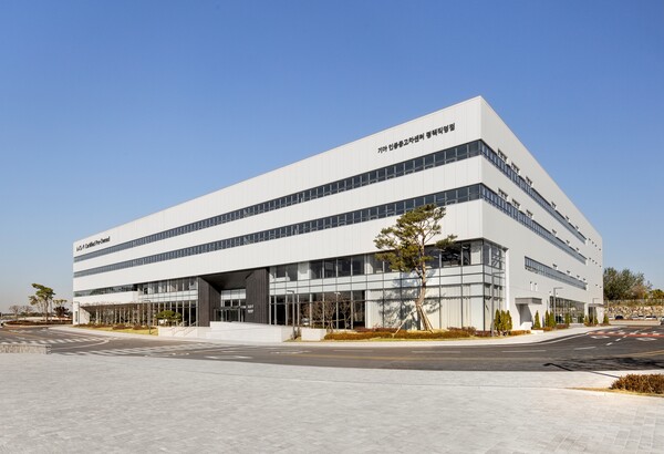 기아 인증중고차 센터 평택 직영점 및 PBV 익스피리언스 센터 외부 전경./사진=기아