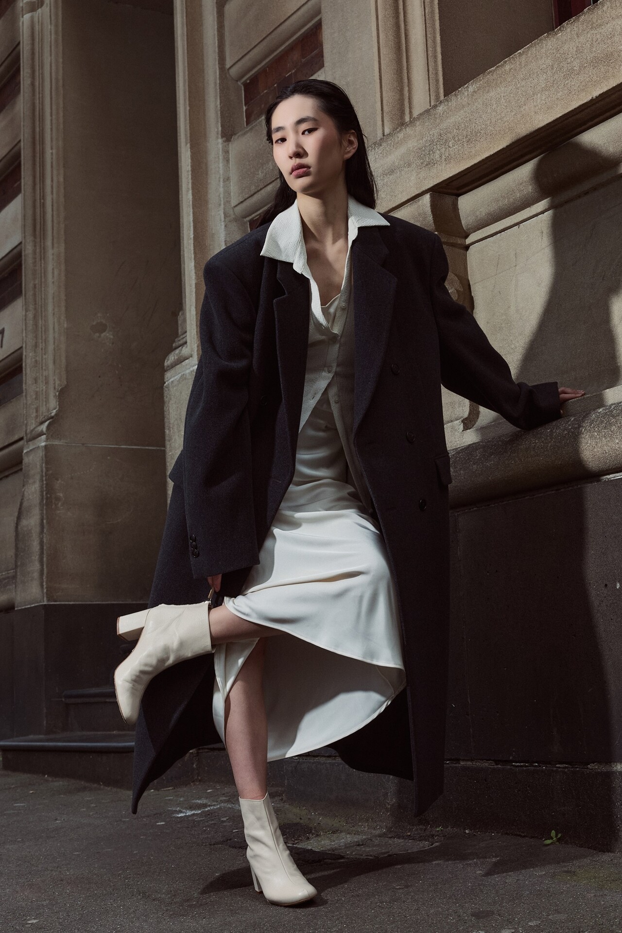 TNGT 2025FW 컬렉션 화보. TNGT의 콘텐츠 전략 진화에 따라 오버핏 스타일을 즐기는 여성 고객 비중도 꾸준히 늘고 있다. 2025.11.20./사진=LF