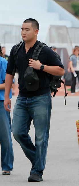 2025년 9월15일 이지호씨가 경남 찬원시 진해구 진해기지사령부 내 해군 학사장교 사관후보생 교육대에 입소하고 있다./사진=삼성전자