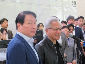 젠슨 황 "주가 떨어졌다고? 더 싸게 살 기회"